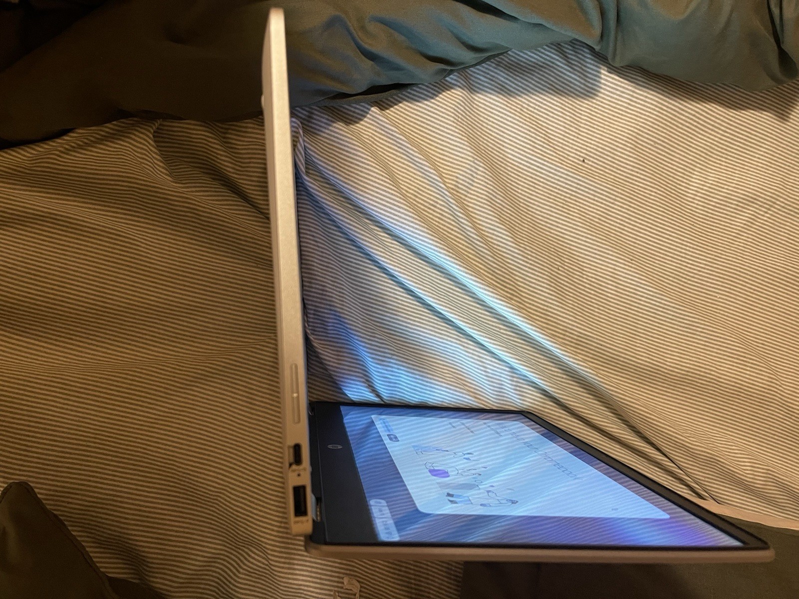 HP Chromebook Convertible 2-in-1 Laptop Chrome OS Silver USB SD Headphone Jack