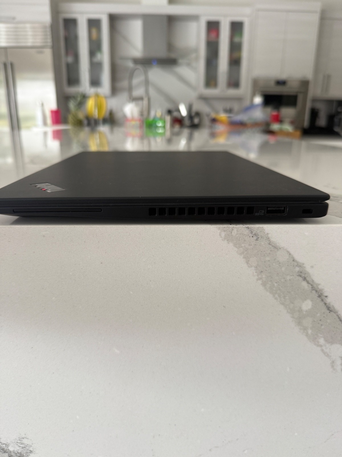 Lenovo ThinkPad T490s 14″ i5-8265u@1.60GHz 16GB RAM 256GB SSD Win 11 Pro SB703