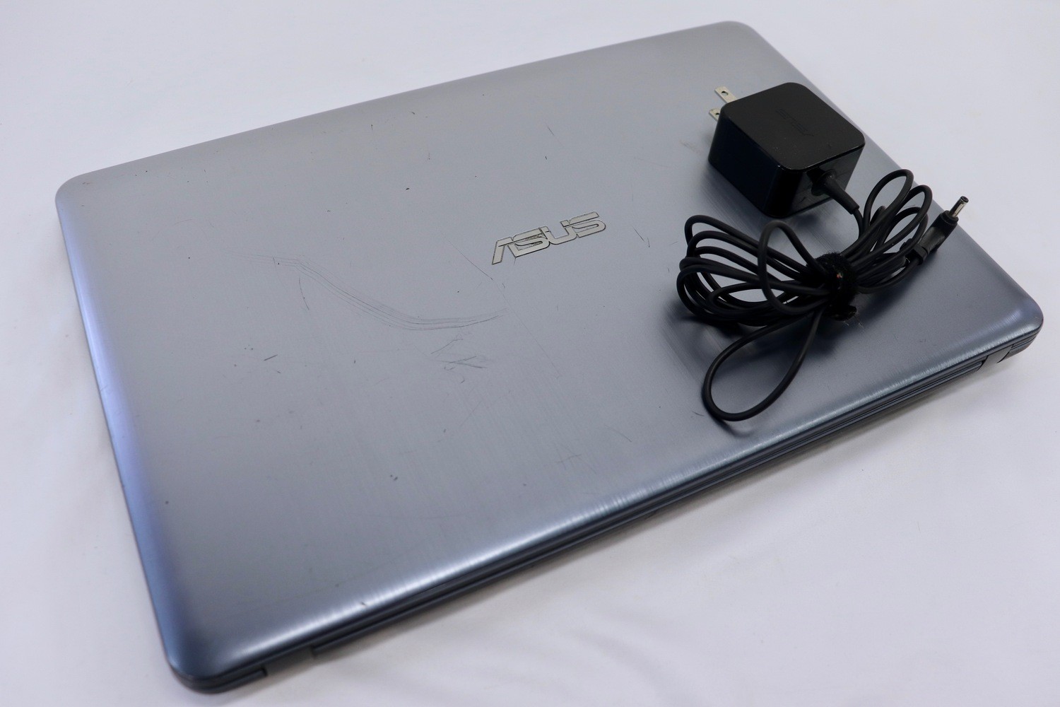 ASUS X540B-RB94 A9-9425 8GB 1TB HDD 15.6 Laptop W10