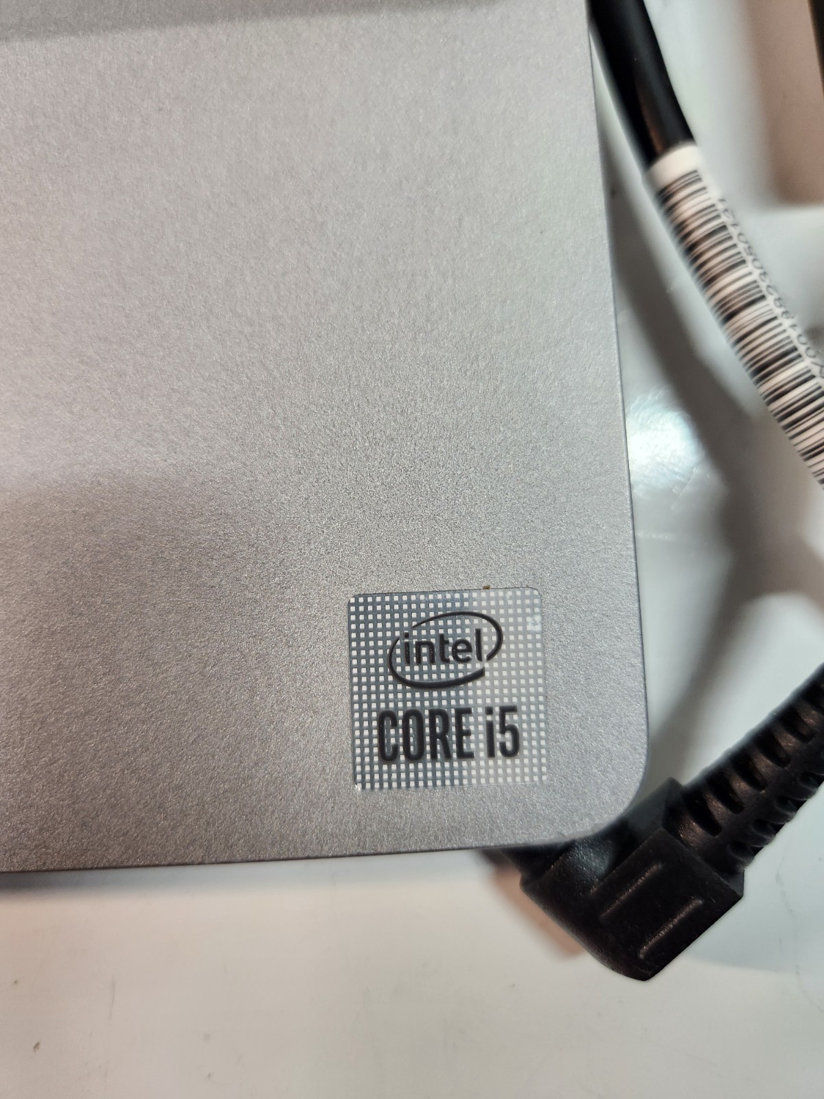 Dell Latitude 5510 Core i5-10310U 16GB RAM 256GB NMVe Win11P W/ 65W AC Adapter