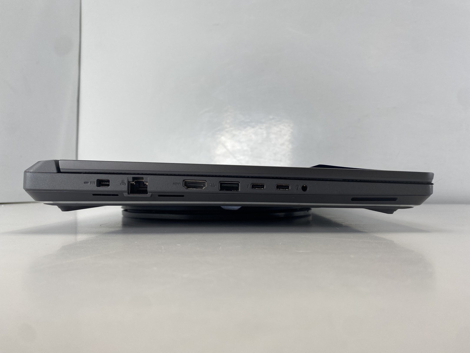 Asus Laptop ROG Strix G16 G615JMR 16″ Intel Core i7-14650HX 1TB RTX 5060
