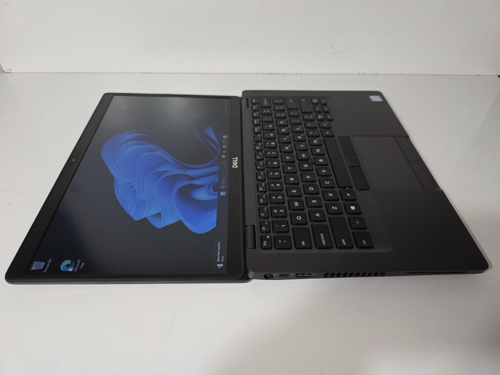 Dell Latitude 5400 Laptop Intel Core i7 32GB RAM 512GB Windows 11 Pro w/Charger