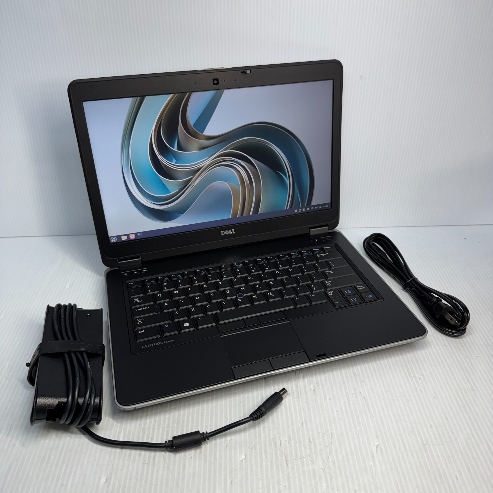 Dell Latitude E6440 i7-4610M 14″ Linux Mint 22.3 Laptop 120GB SSD 8GB *SEE PICS
