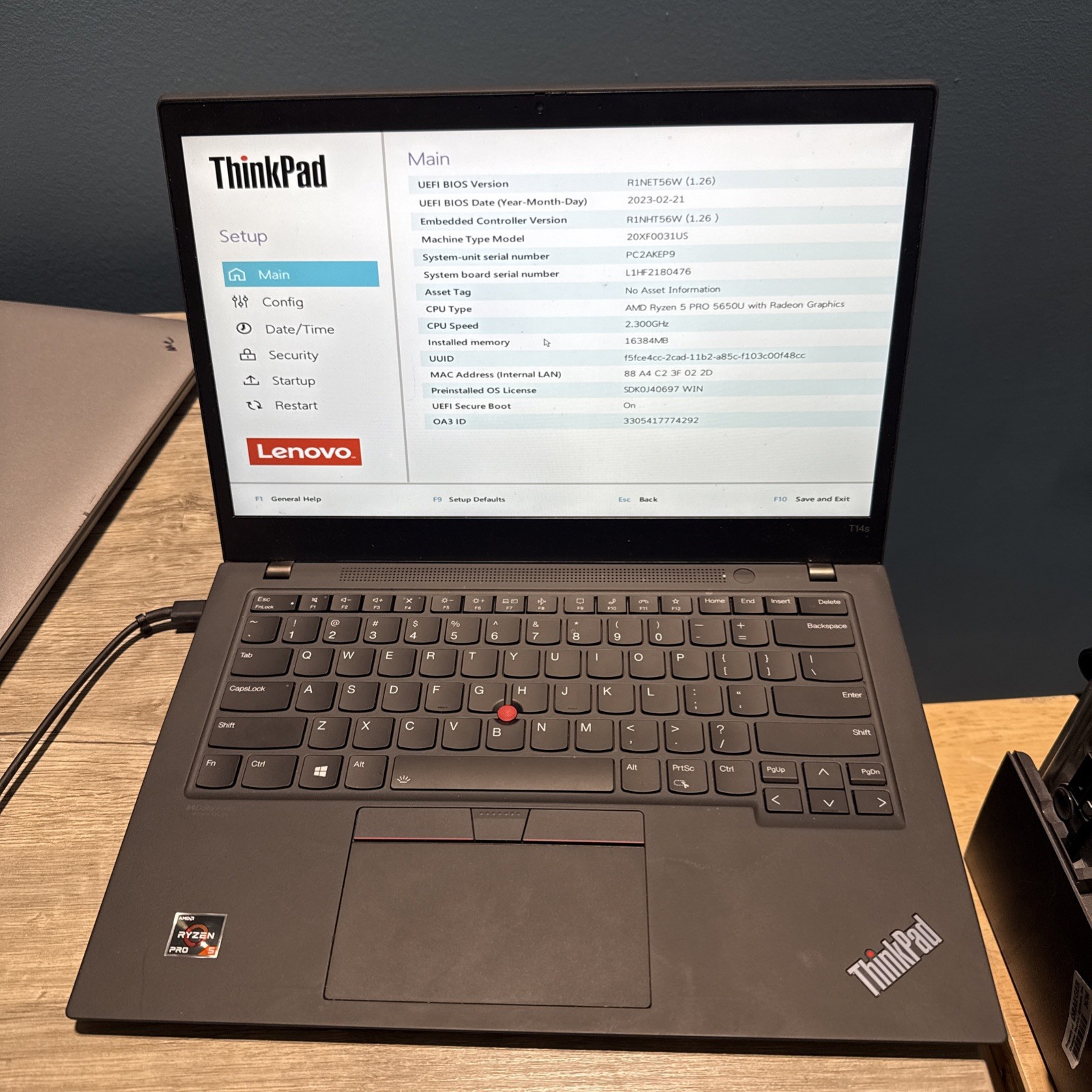 Lenovo ThinkPad T14s, AMD Ryzen 5 PRO 5650U @2.30Ghz, 8GB RAM, NO SSD NO OS