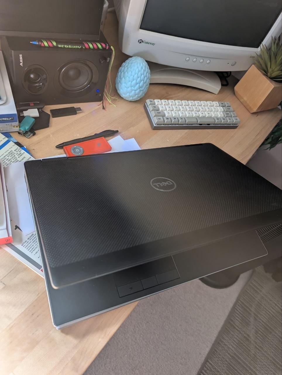 Dell Precision 7530 15″ 1 TB storage, i7, 16 gb RAM, and quadro p1000.