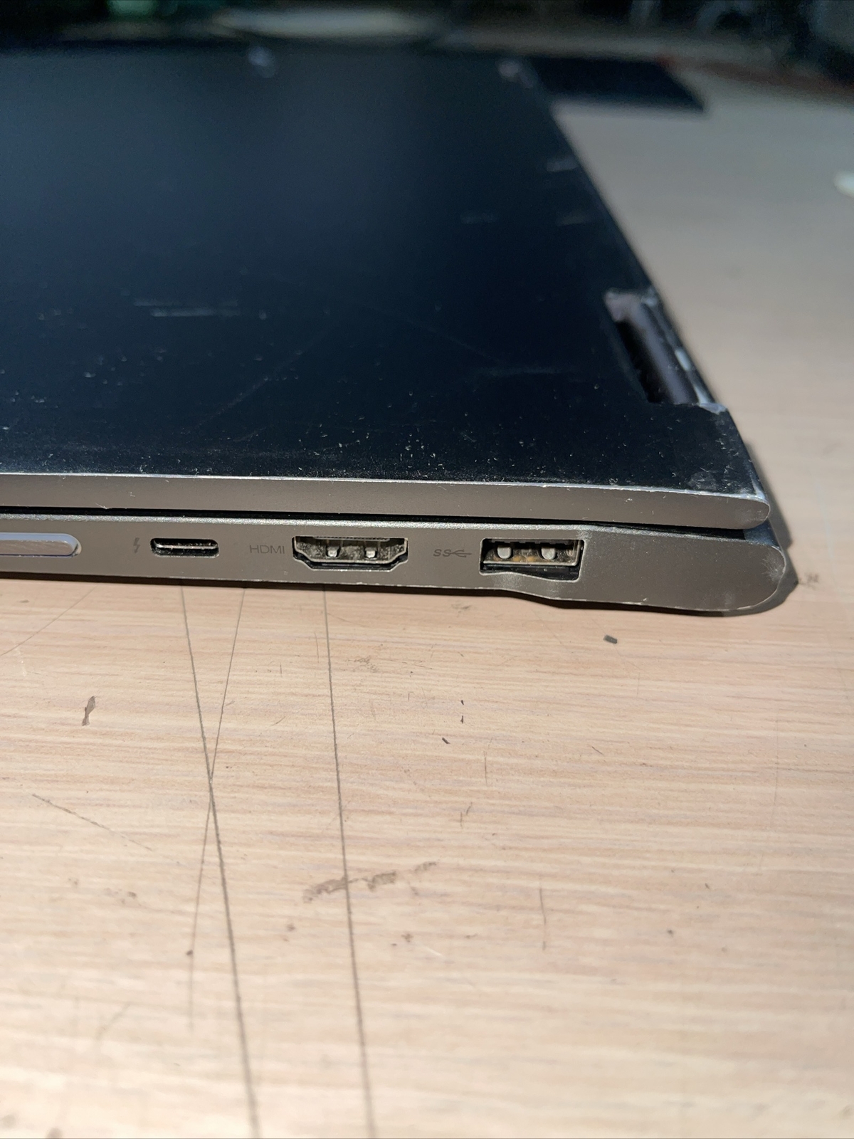 Lenova Yoga 730 15IKB i5-8250U 1.60GHZ 16GB RAM NO ND