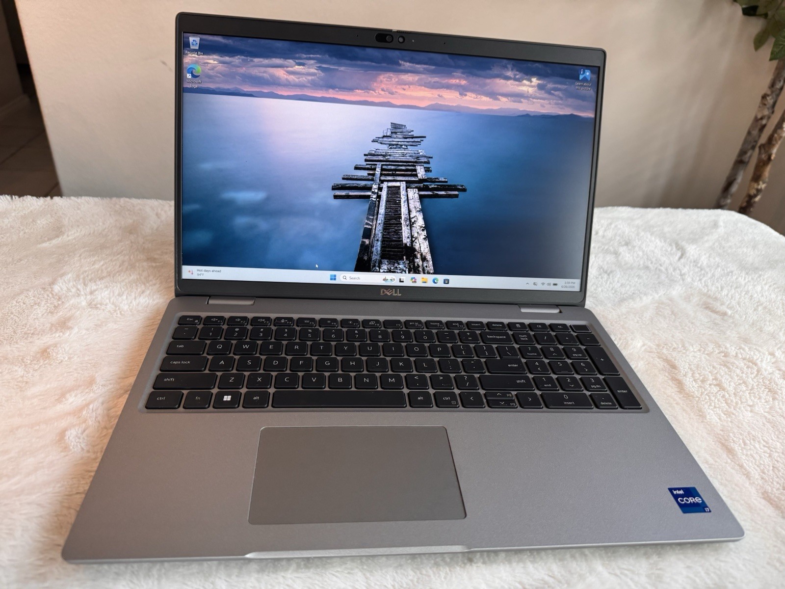 Dell Latitude 5540 15.6 Gray FHD 1.8 GHz i7-1355U 16GB 512GB SSD Win11P