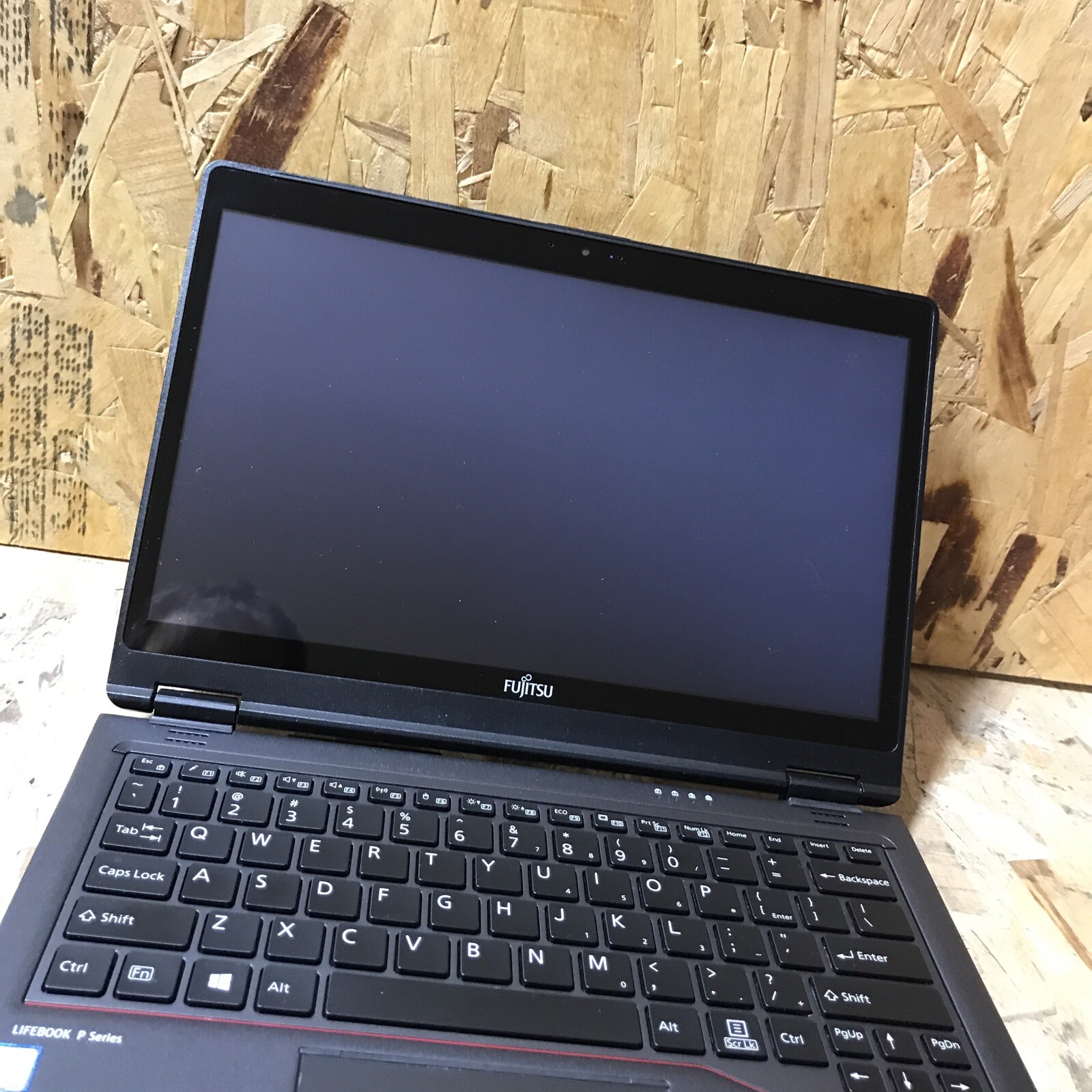 FUJITSU LIFEBOOK P728 12.5″ TOUCHSCREEN | I3-7130U 1.60 GHZ | 4 GB Win 11 H101