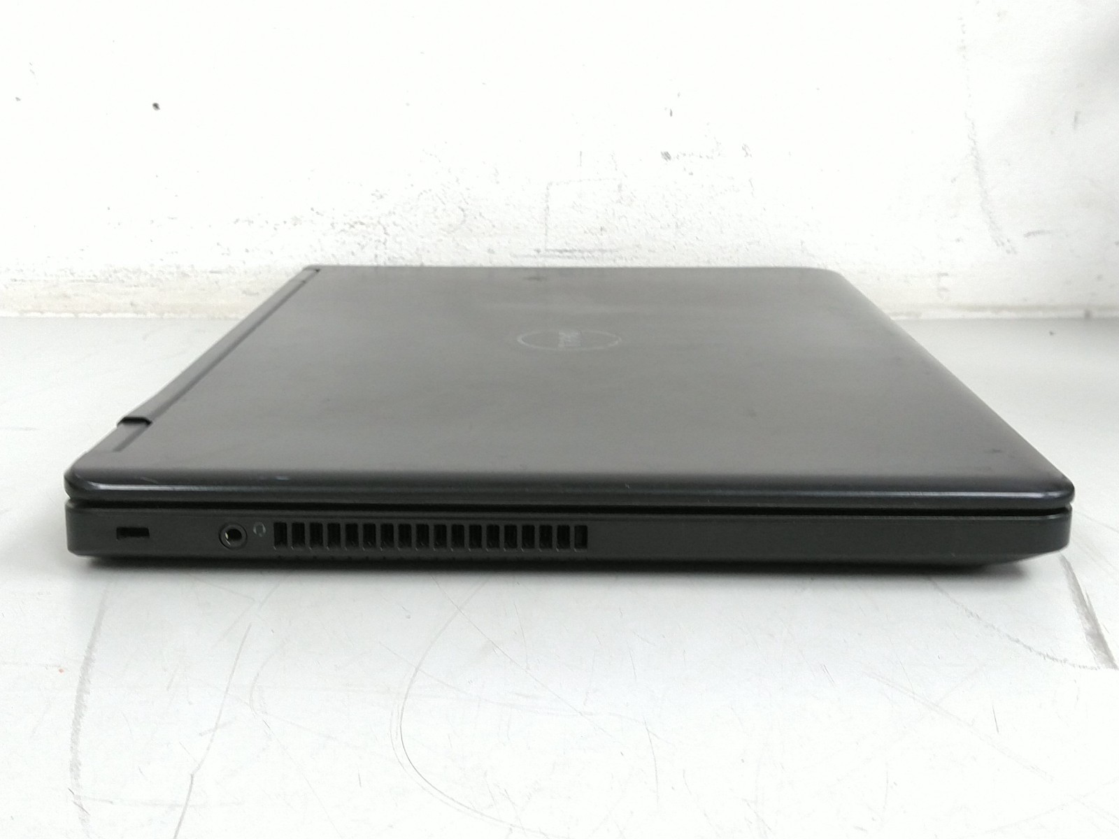 Dell latitude E5450 14” i3-5010U 2.1ghz 8gb ram 256gb ssd charger *READ 9HP7V32
