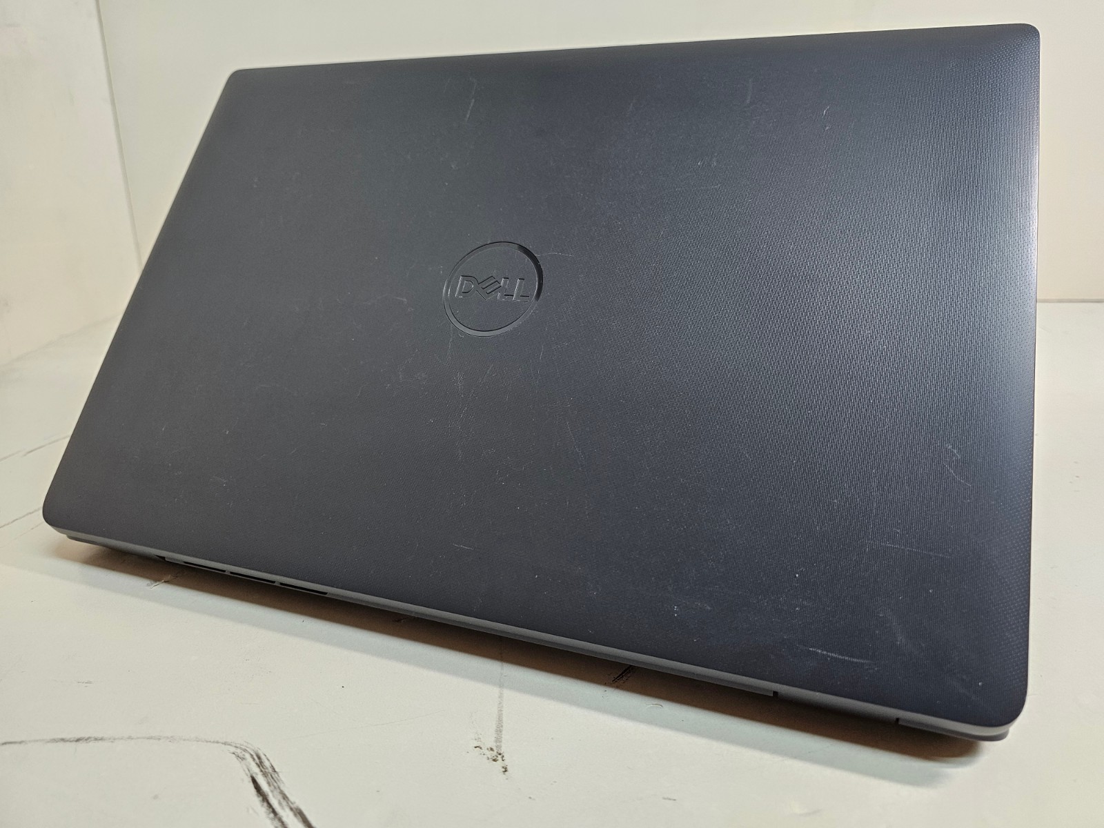 Dell Latitude 3550 Laptop – i7-1355U 16GB 512GB Cam 15.6″ – Dell ProSupport 8/27