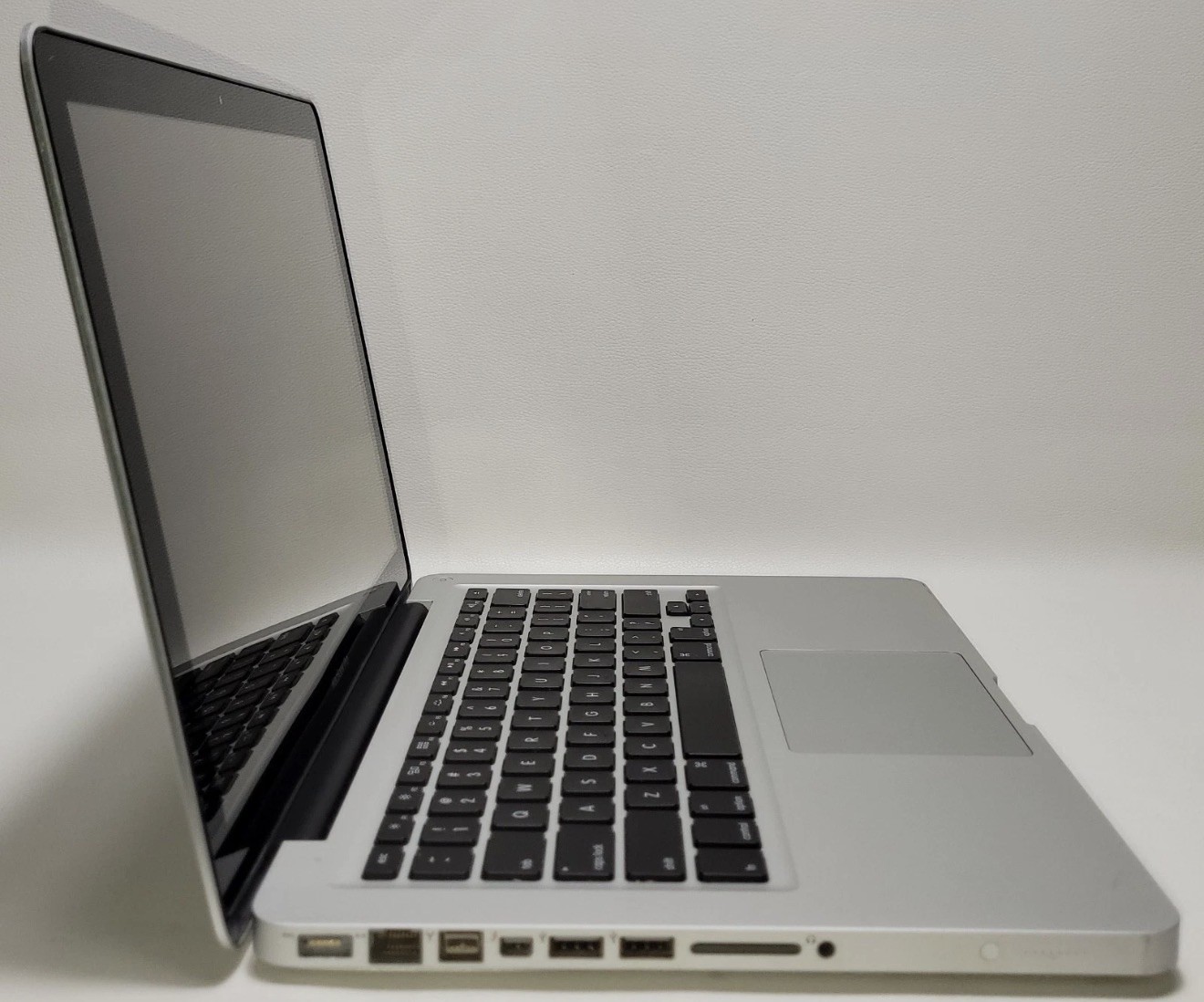 Macbook Pro A1278 i5-3210M 8GB 500GB with ADAPTER (UID AT65475E81, AT216DB428)