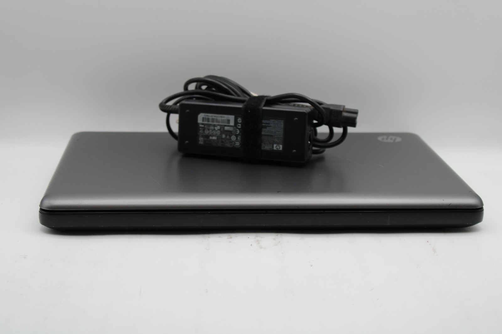 HP 2000-369WM _ AMD E-450 @ 1.65 GHz _ 4GB RAM _ No SSD / OS
