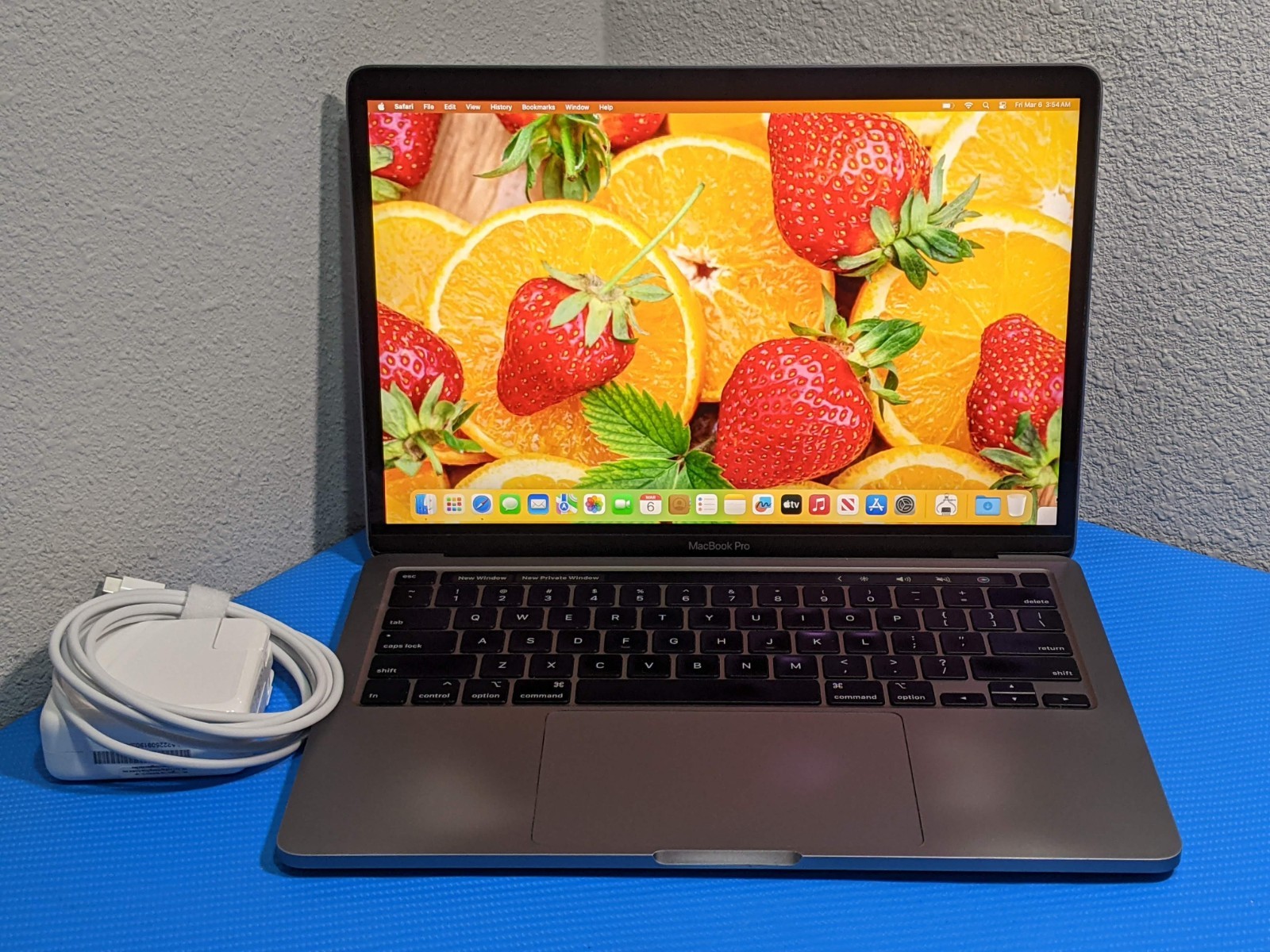 Apple MacBook Pro 13″ (2020) A2251 / BTO Core i7-1068NG7 2.3GHz 32GB 1TB SSD +PA