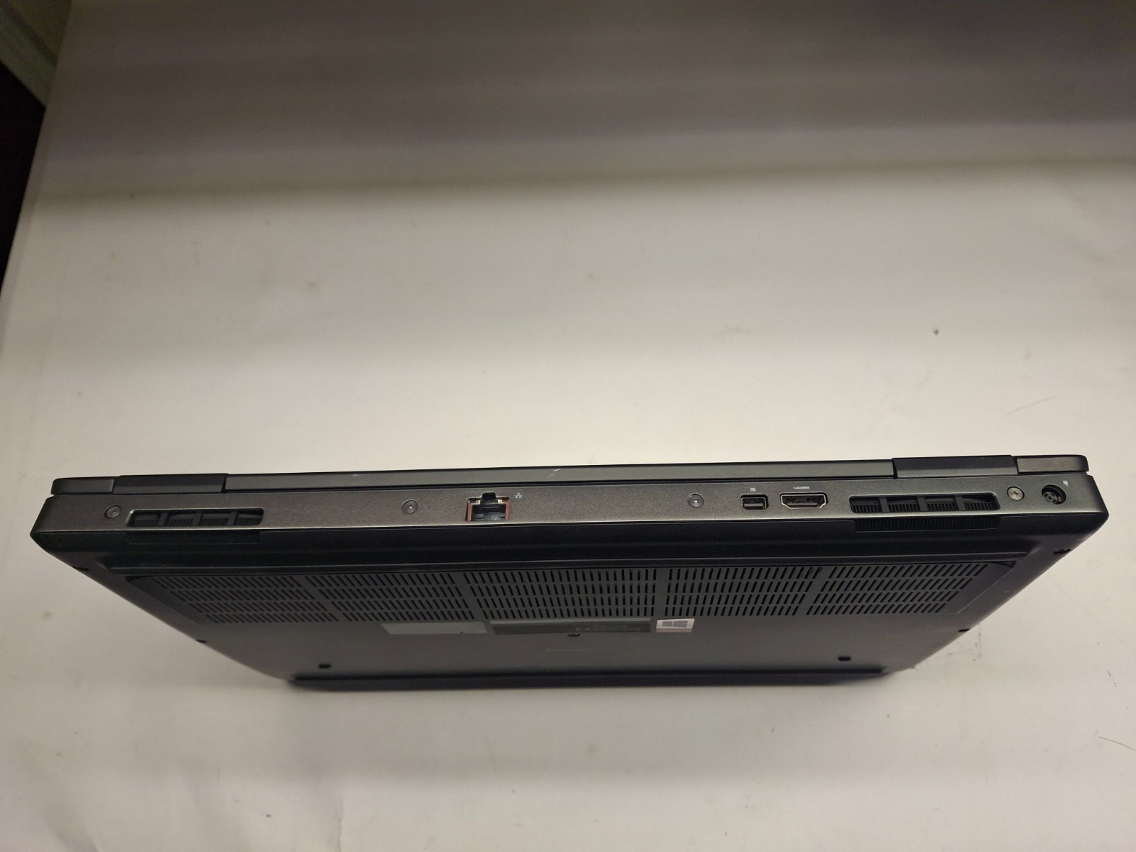 Dell Precision 7530 i7 8850H @ 2.60 GHz 256GB SSD 32 GB 15.6″ FHD Win 11 Pro