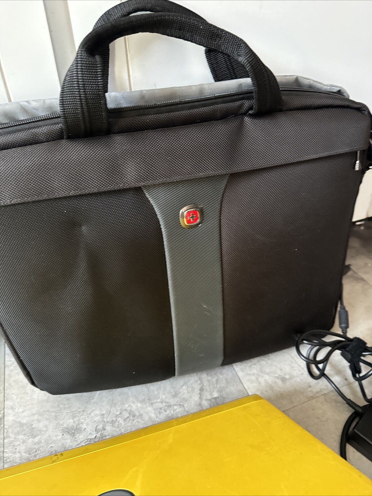Lg Wdscreen Dell Inspiron 1521 Laptop 1.GB Windows 7 Pro AMD Turion 64×2 Battery