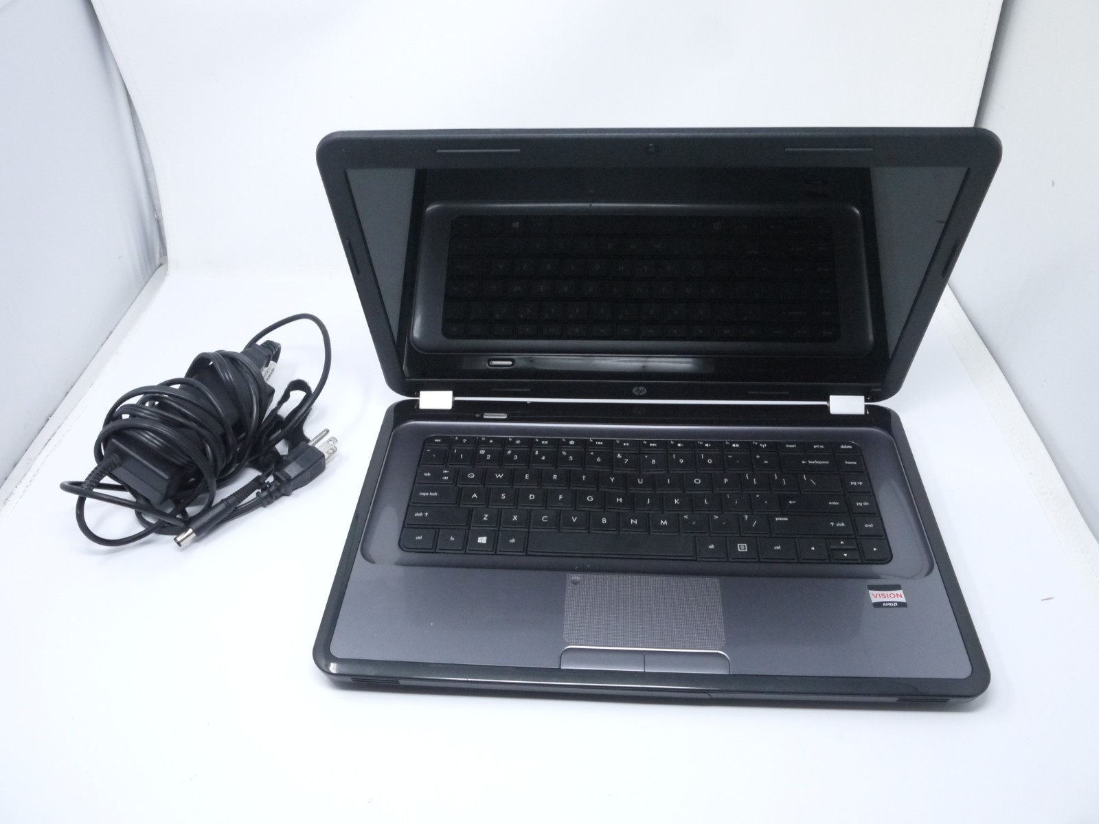 HP 2000 15.6” Laptop – AMD E-300 / 4GB Ram / 160GB HDD / Win10