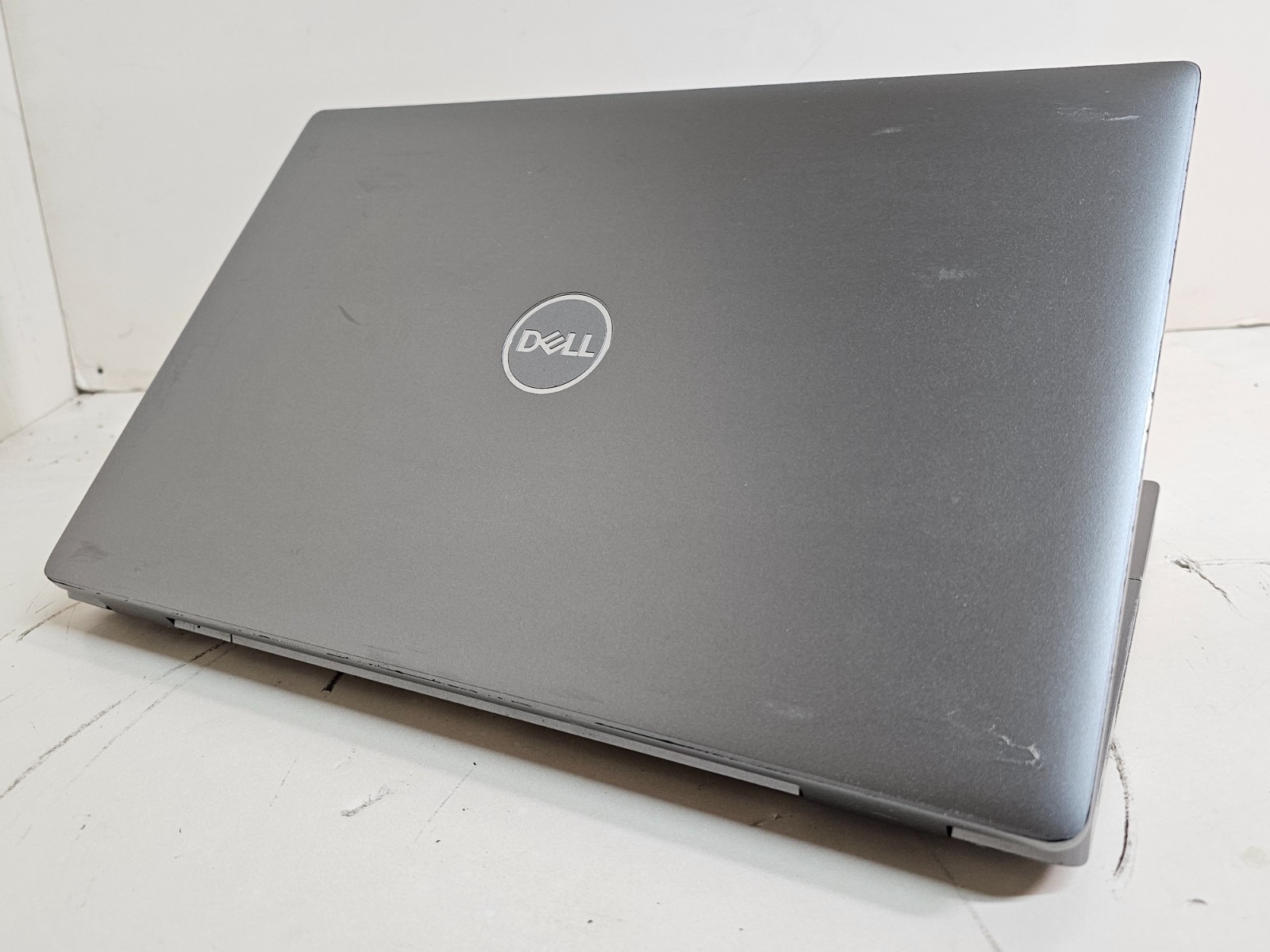 Dell Latitude 5520 Laptop – 2.6 GHz i5-1145G7 16GB 512GB 15.6″ Touchscreen SP30