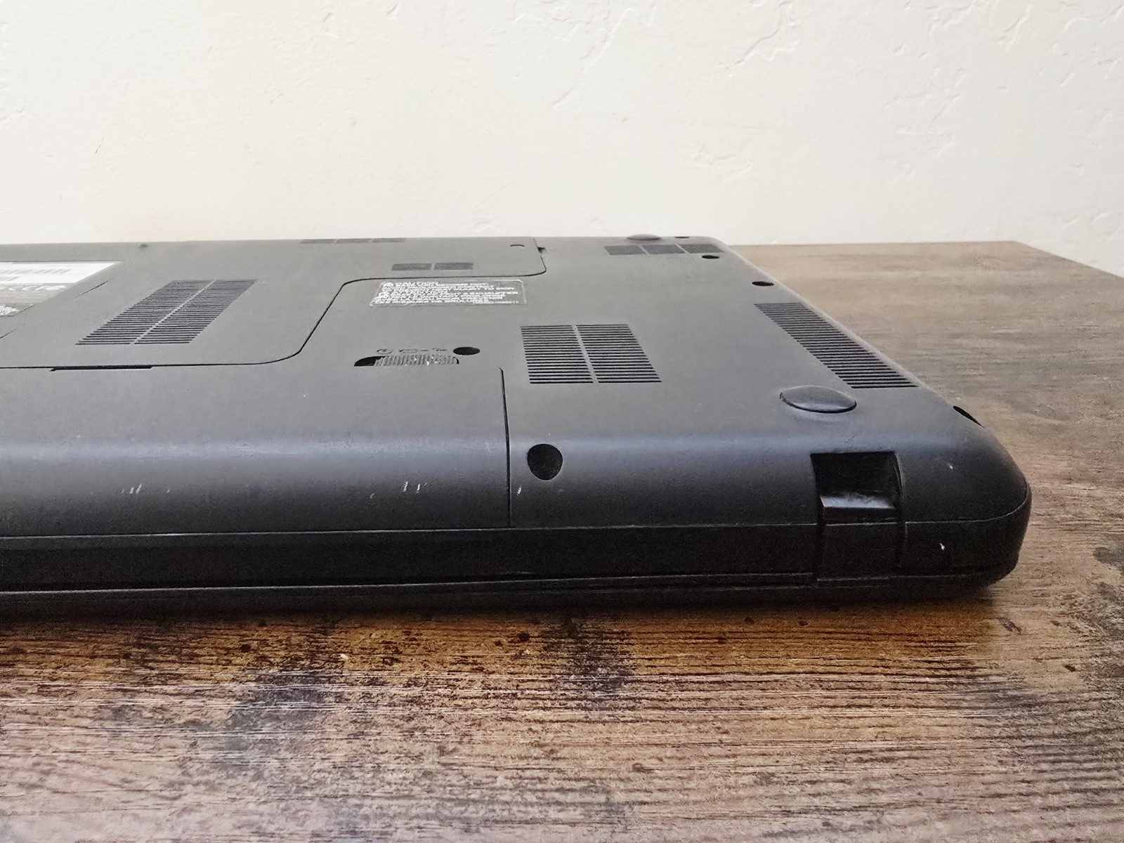 Toshiba Satellite C55 15.6″ HD Laptop Intel Celeron 1037U 4G 500G No OS DVD Cam