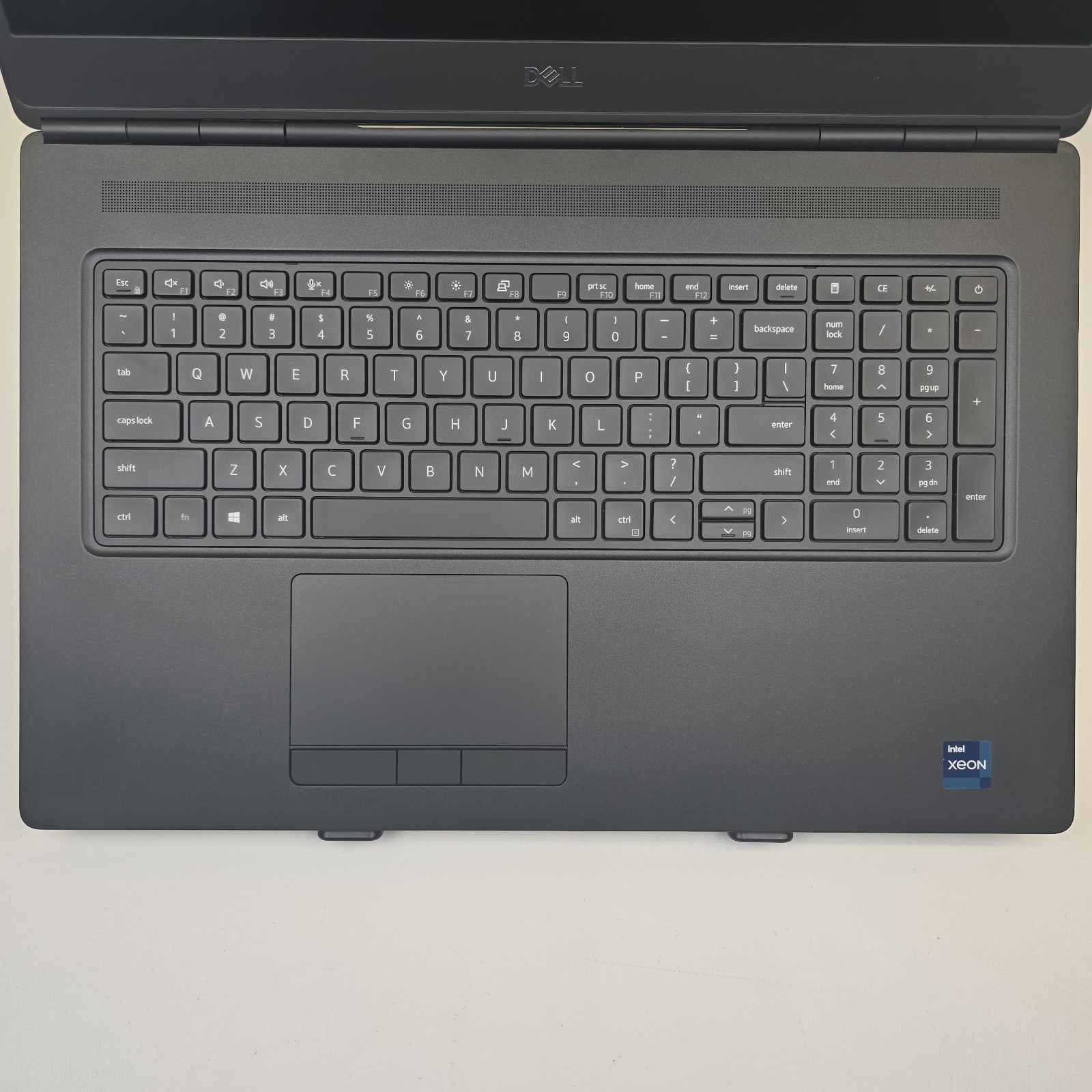 Dell Precision 7760 FHD Xeon W-11855M 64GB 1TB Intel UHD NO OS/AC