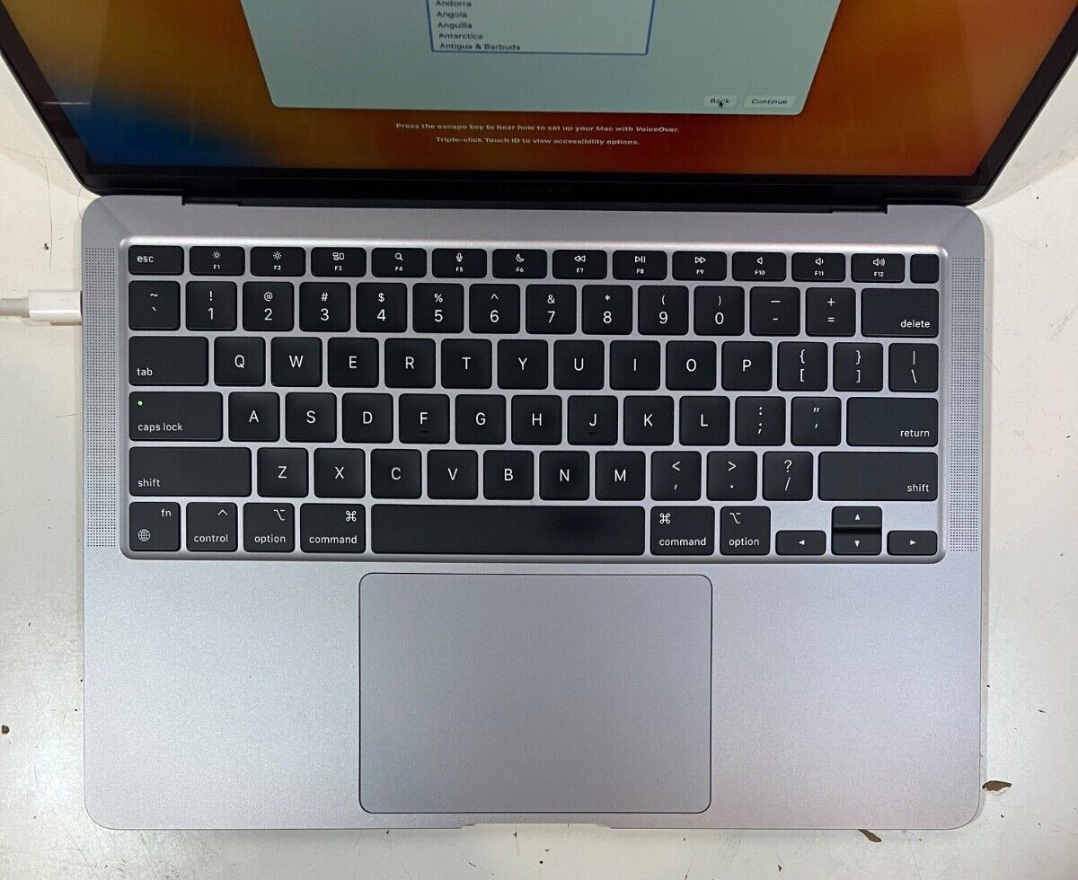 2020 Macbook Air Apple M1 3.2 Ghz CPU/GPU 8/7 Core | 16GB RAM 256GB SSD (B+)