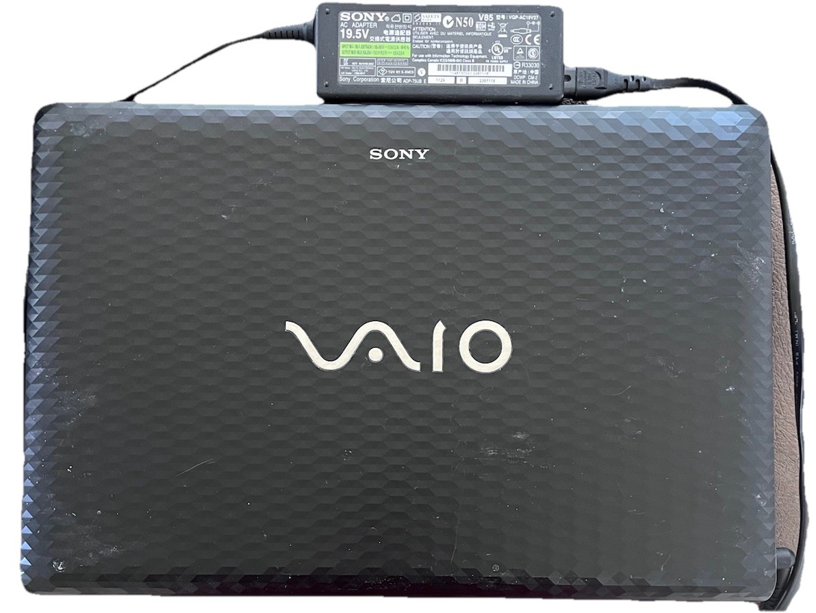 Sony VAIO PCG-71912L 15.5″ Laptop w/ Charger – Fully Functional