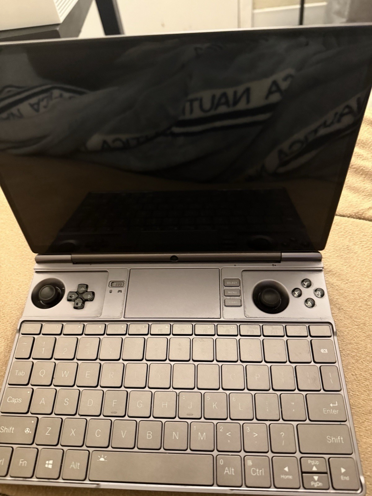 GPD WIN Max 2 10.1in Ryzen 7 16GB 1TB SSD Windows Radeon 680M Gray