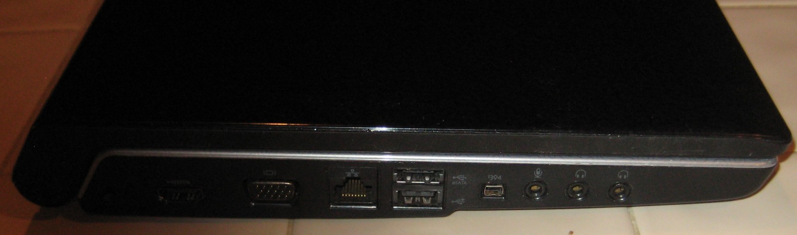 Dell Studio 1555 Laptop Pentium Dual-Core@2.2GHz, 2GB RAM, 500GB HDD, Win 7 Home