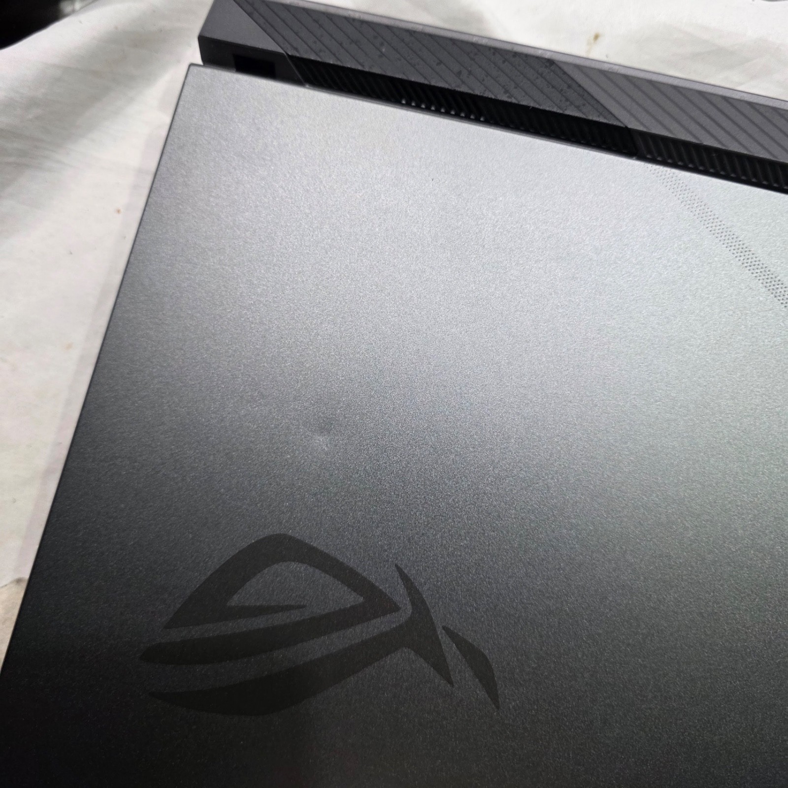 ASUS ROG Strix G16 FHD+ 165Hz Ryzen 9 8940HX 32GB 1TB RTX 5070Ti 140W 12GB WNTY