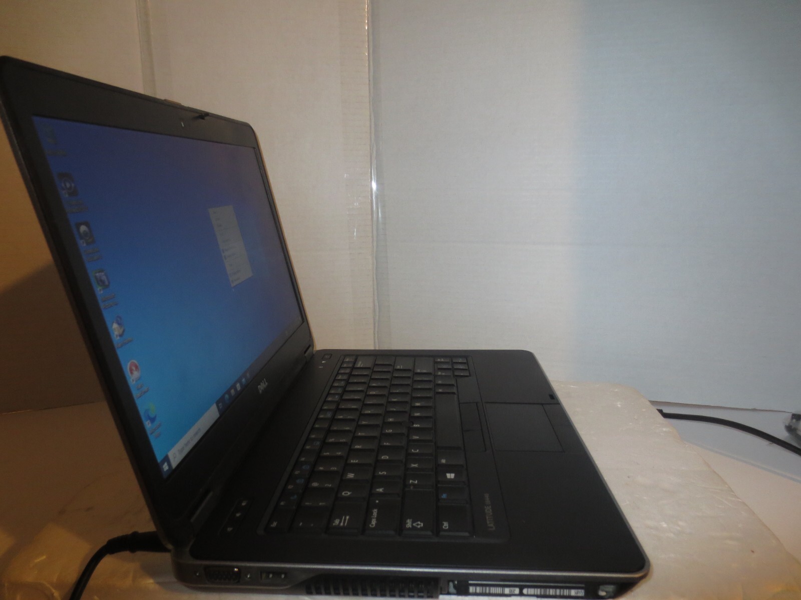 DELL LATITUDE E6440 14″ CORE i5-4310M@2.70GHz 4GB RAM 500GB HDD WINDOWS 10