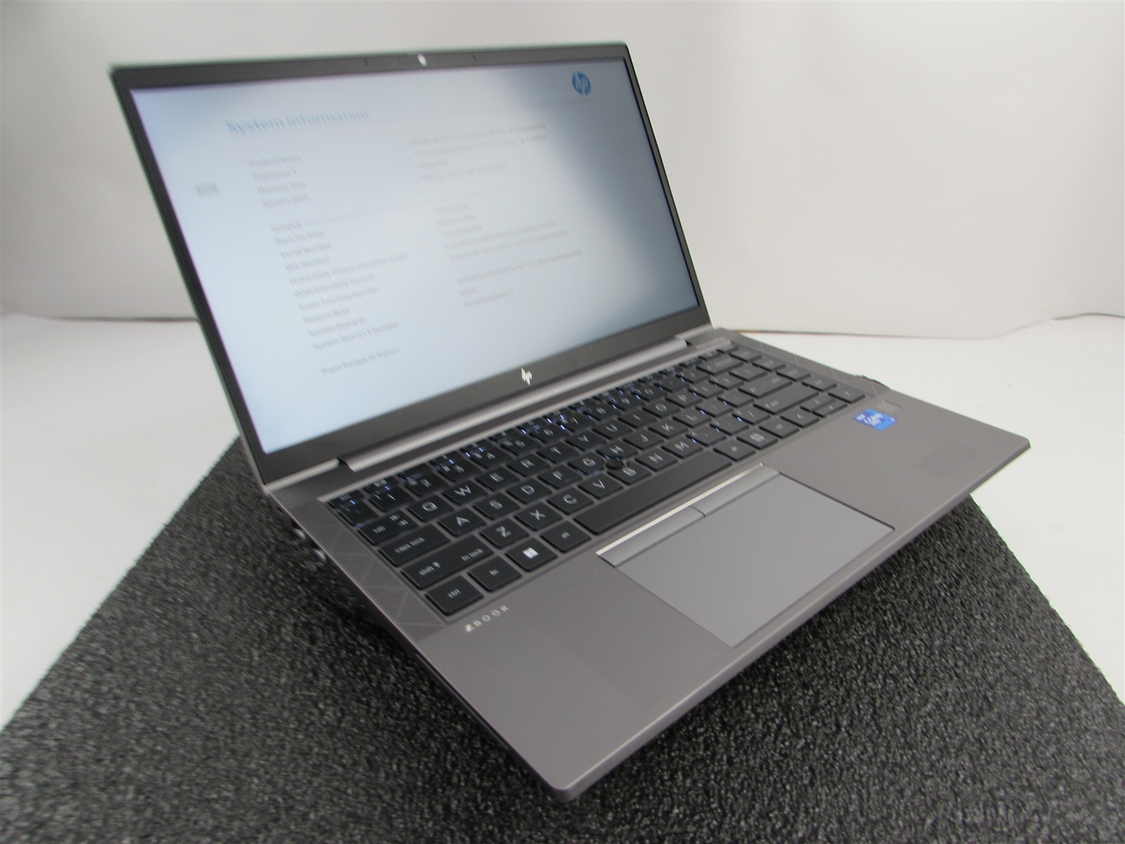 HP ZBOOK FIREFLY 14 (G8) 1920X1080 FHD I7-1185G7 512GB SSD 16GB RAM NO O.S