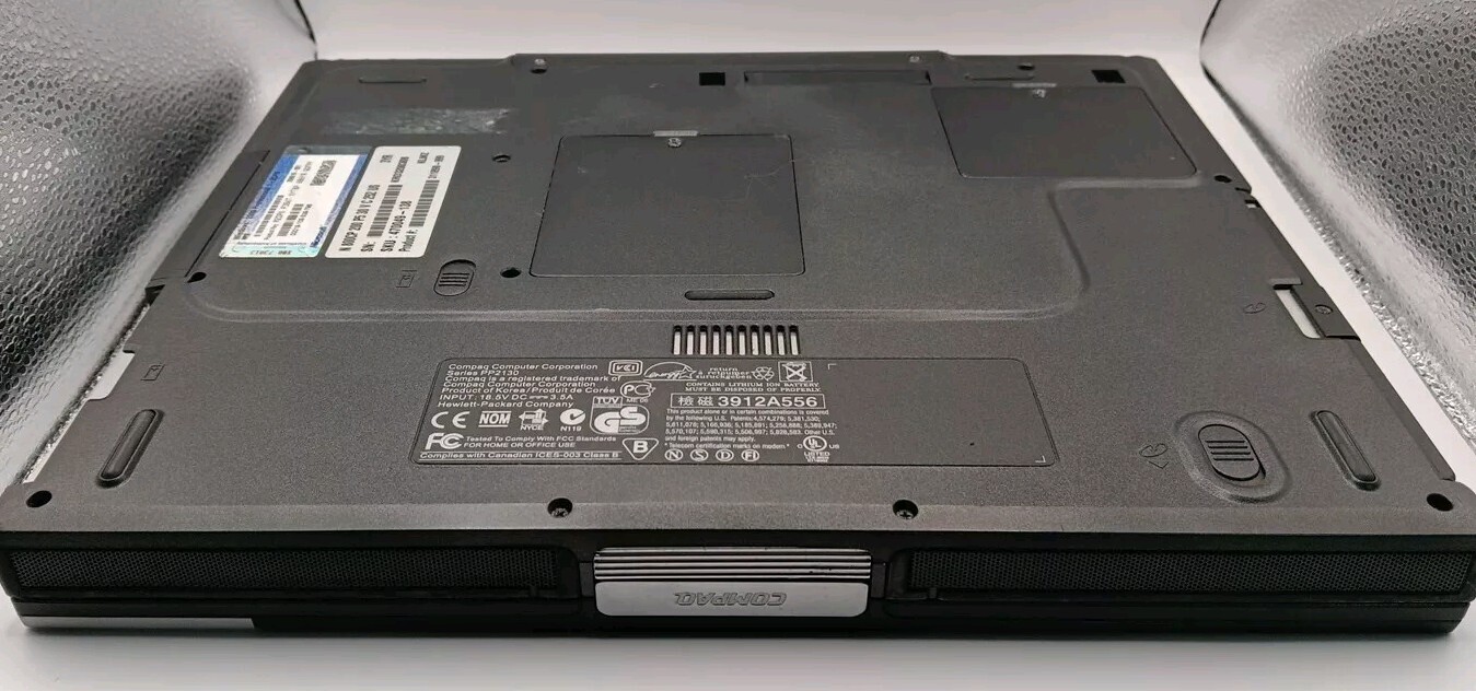 14″ Compaq Evo N800c Intel Pentium 4 2.0GHz/1GB RAM/DVD/No HDD/Cord