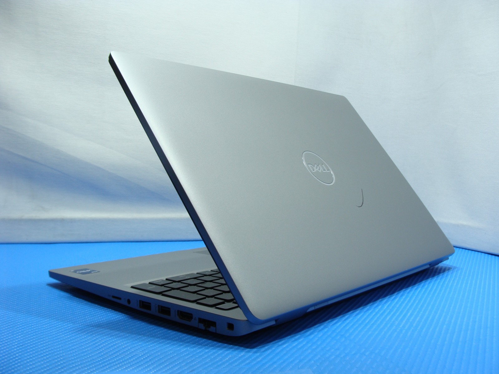 Dell Latitude 5530 15.6″FHD i7-1265U 1.8GHz 16GB 512GB SSD Win 11Pro +Charger