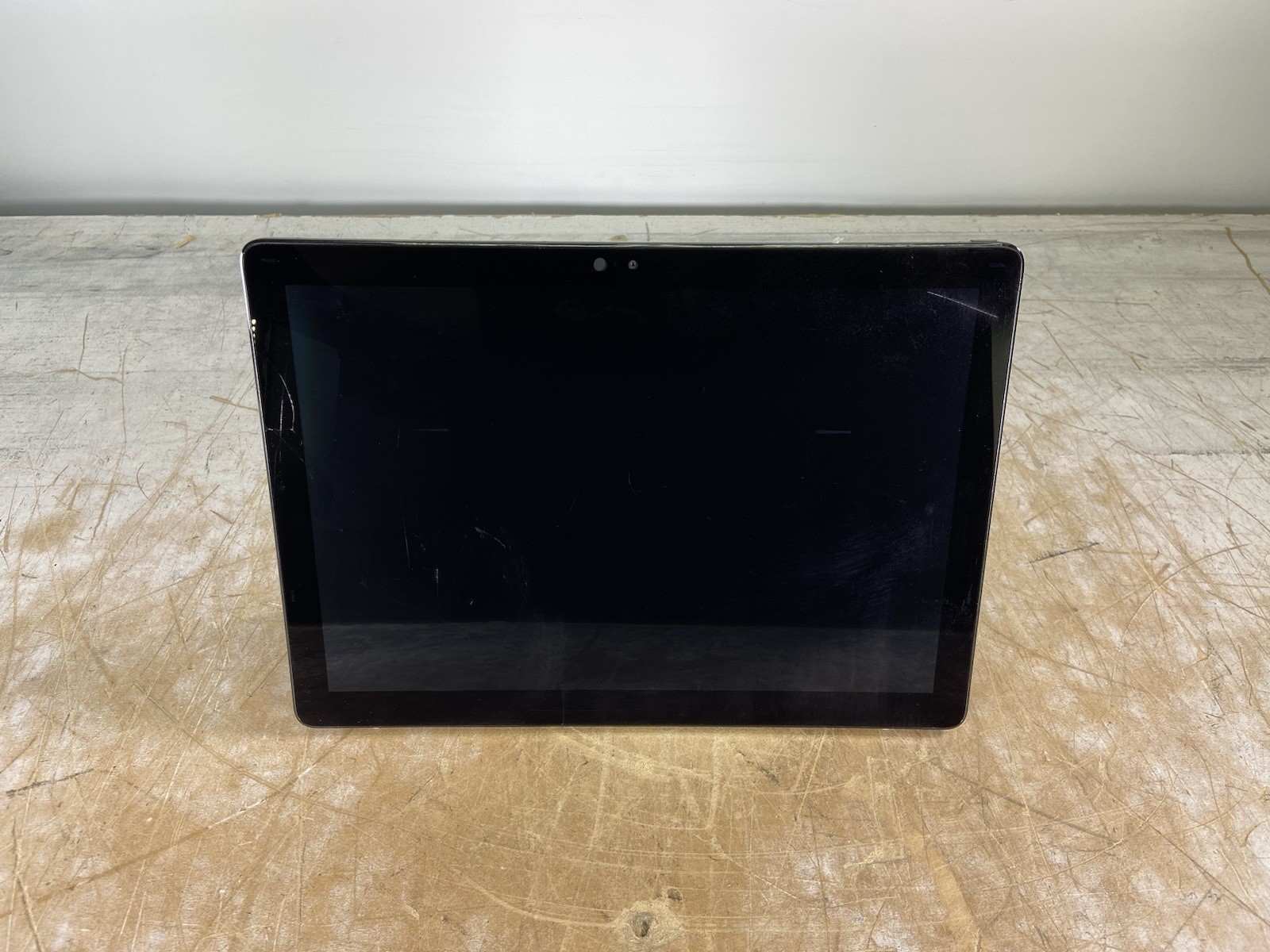 DELL LATITUDE 7200 2-IN-1 i5-8365U @ 1.60GHz, 8GB RAM, NO HDD/OS – (FOR PARTS)