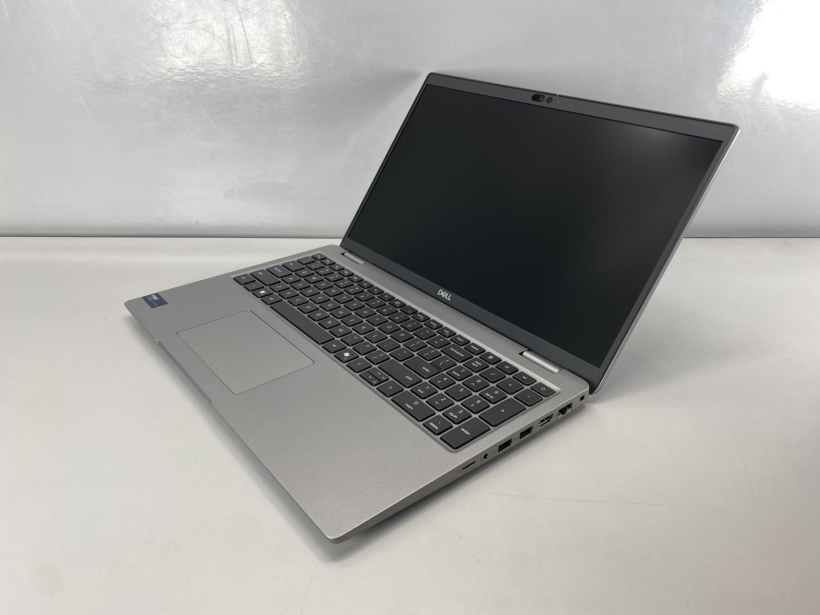 Dell Laptop Latitude 5550 15.6″ Intel Core Ultra 7 165U 512GB – Gray