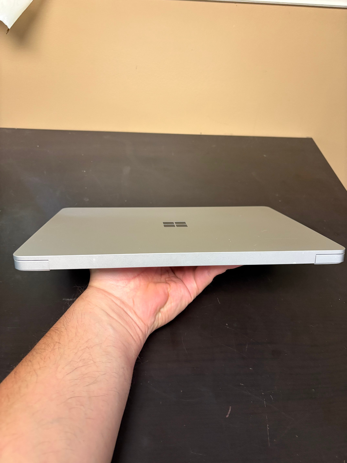 Microsoft Surface Laptop 7 13.5″ Platinum Snapdragon X Plus/ 16GB RAM/ 256GB SSD