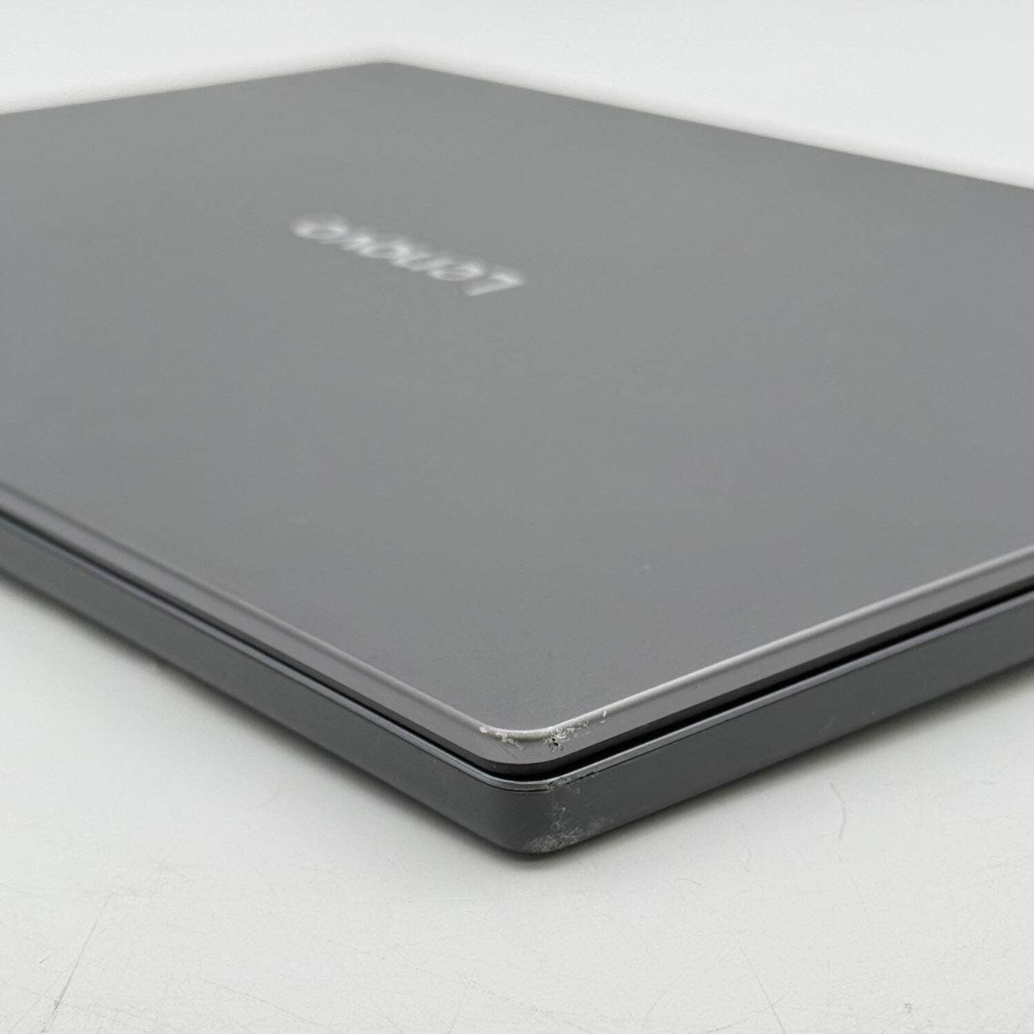 Lenovo IdeaPad Slim 3 15Q8X10 15.3″ Snapdragon X 2.9GHz 16GB RAM 256GB SSD