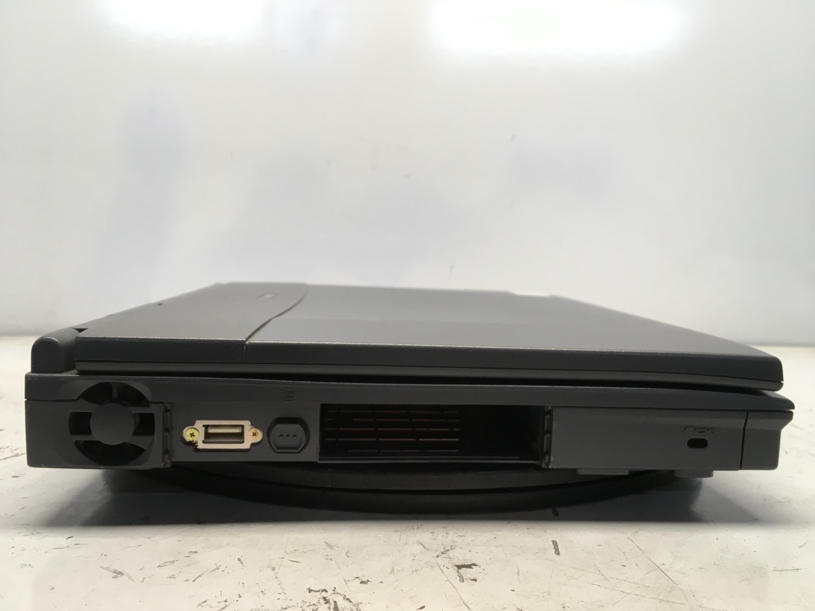 Toshiba Tecra 8000 Intel Pentium II 300MHz 98 MB NO HDD