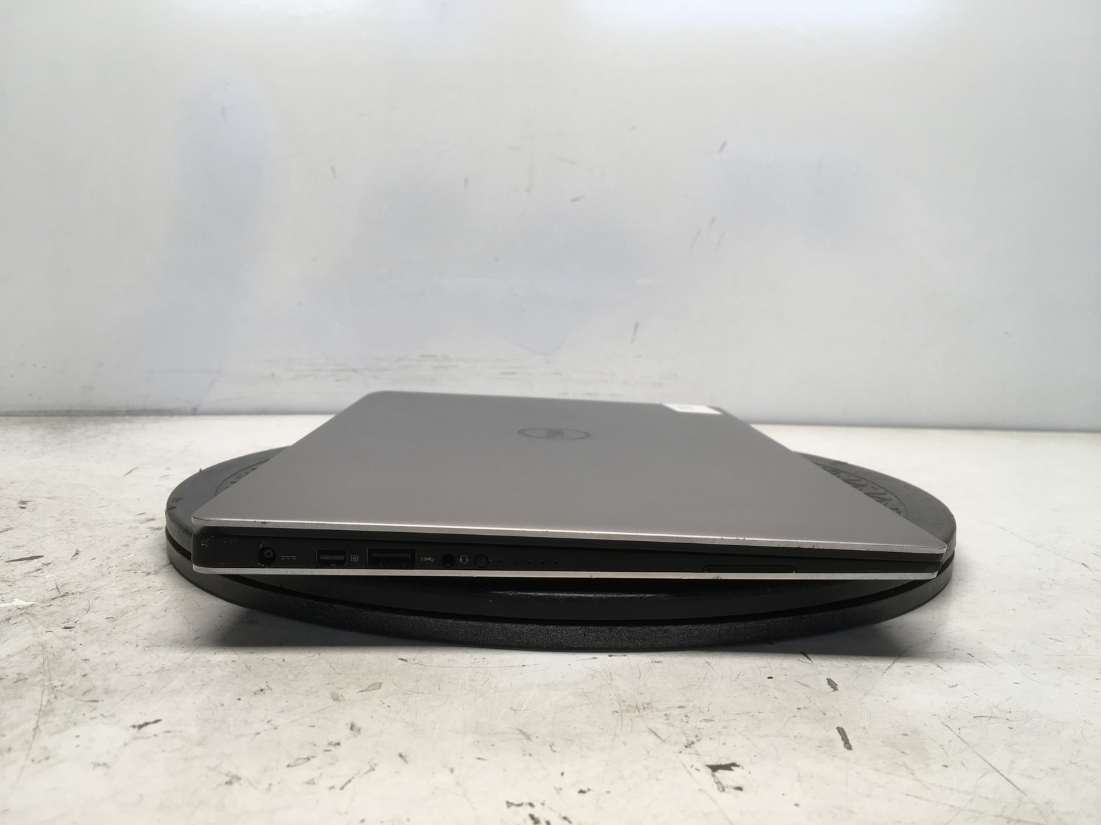 Dell XPS 13 9343 Intel i5-5200U 2.2GHz 8 GB NO HDD No Batt