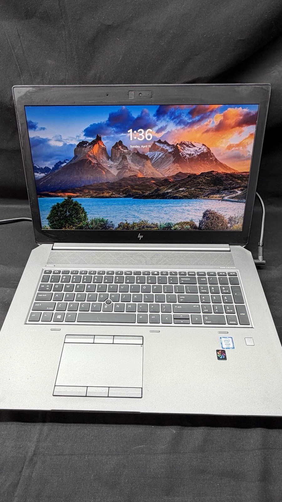 HP ZBook 17 G5 17.3” WIN 11 Xeon E-2176M 48GB RAM 2x256GB SSD (512) Quadro P4200