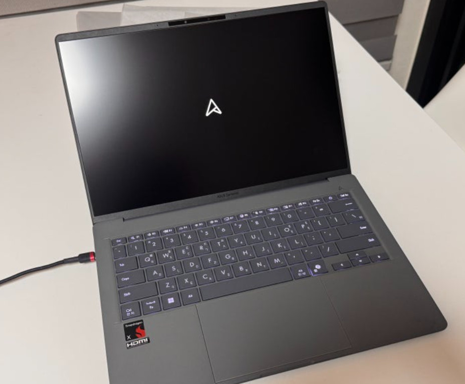 ASUS Zenbook A14 14″ UX3407QA-SB284W / Win11 16GB/512GB SanpdragonX AI 899g