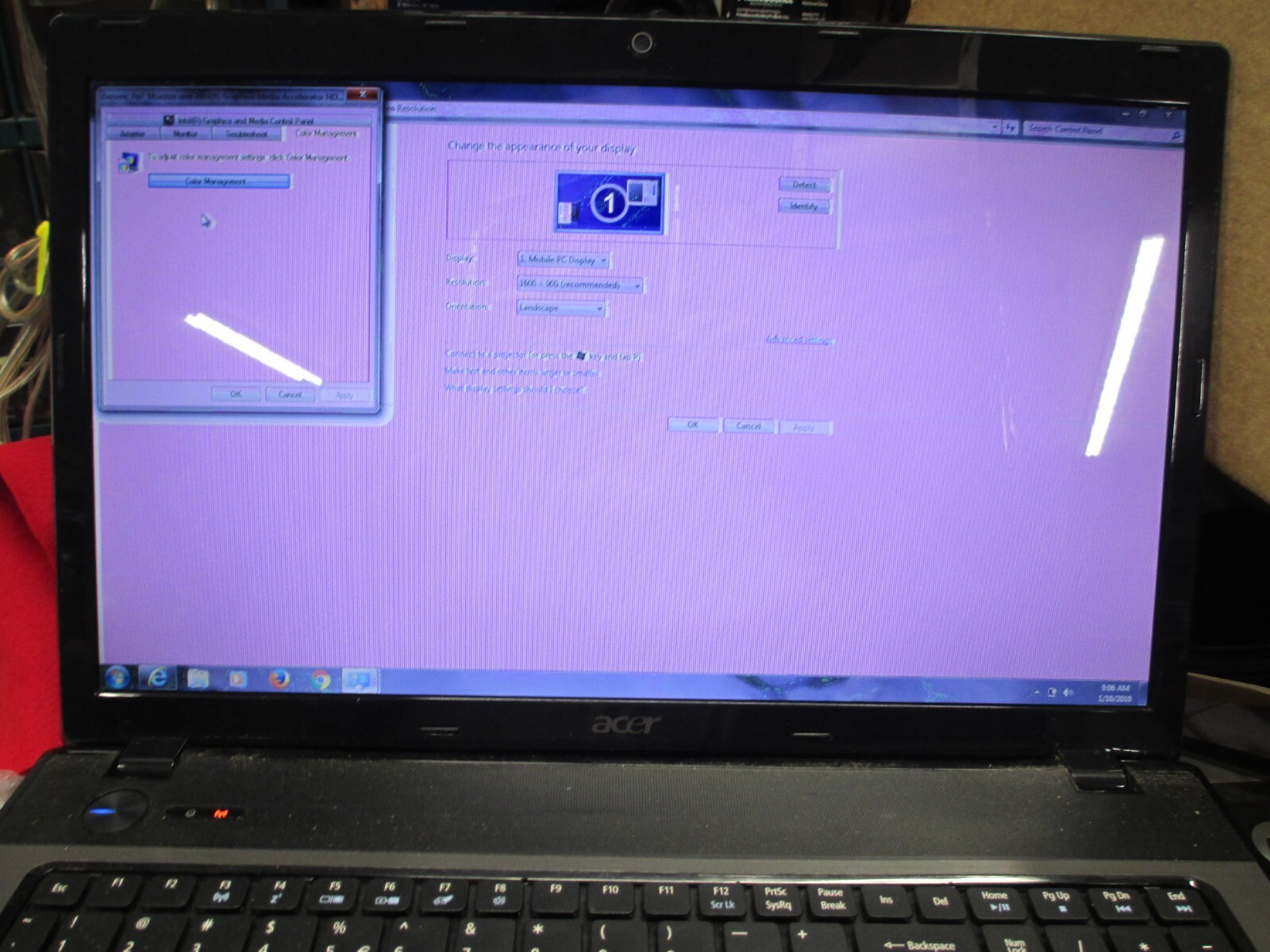 HP & Acer 17″ both turn on but need to be fixed see pictures for details (Parts)