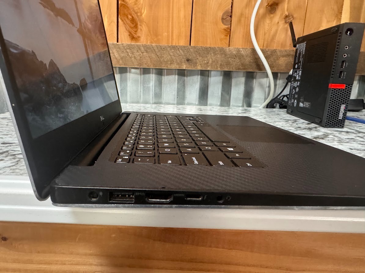 Dell Precision 15 5530 15.6” (512GB NVMe Intel Core i7-8850H 2.6GHz 16GB RAM)..