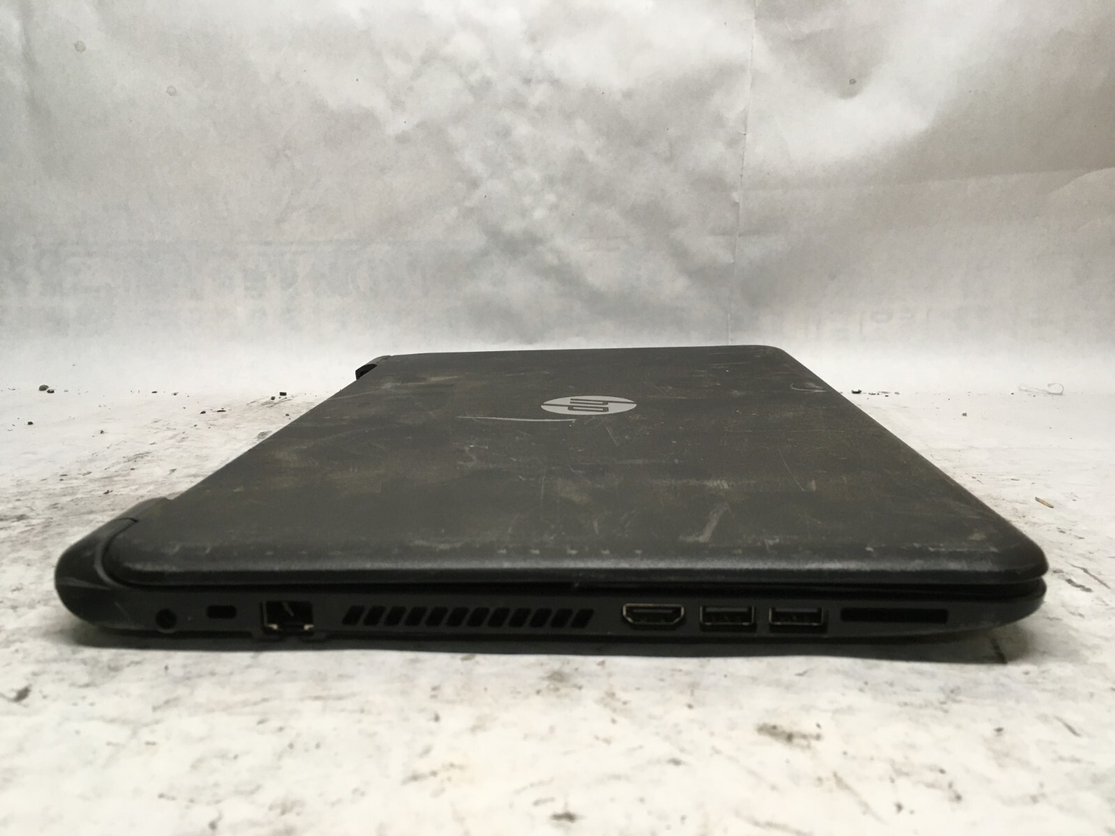 HP 15 – f211wm 15″ (AS IS) – Intel Celeron N2840 – JZ