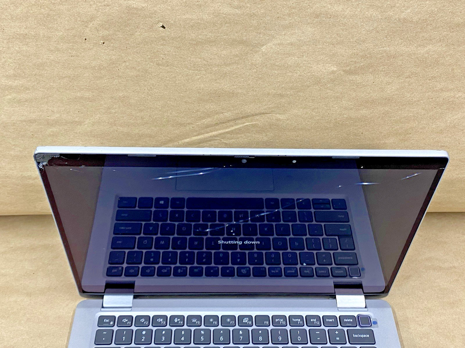 Dell Latitude 5320 – 13.5″ FHD – Touch – i7-1185G7 – 16GB – 256 – Win 11 – READ