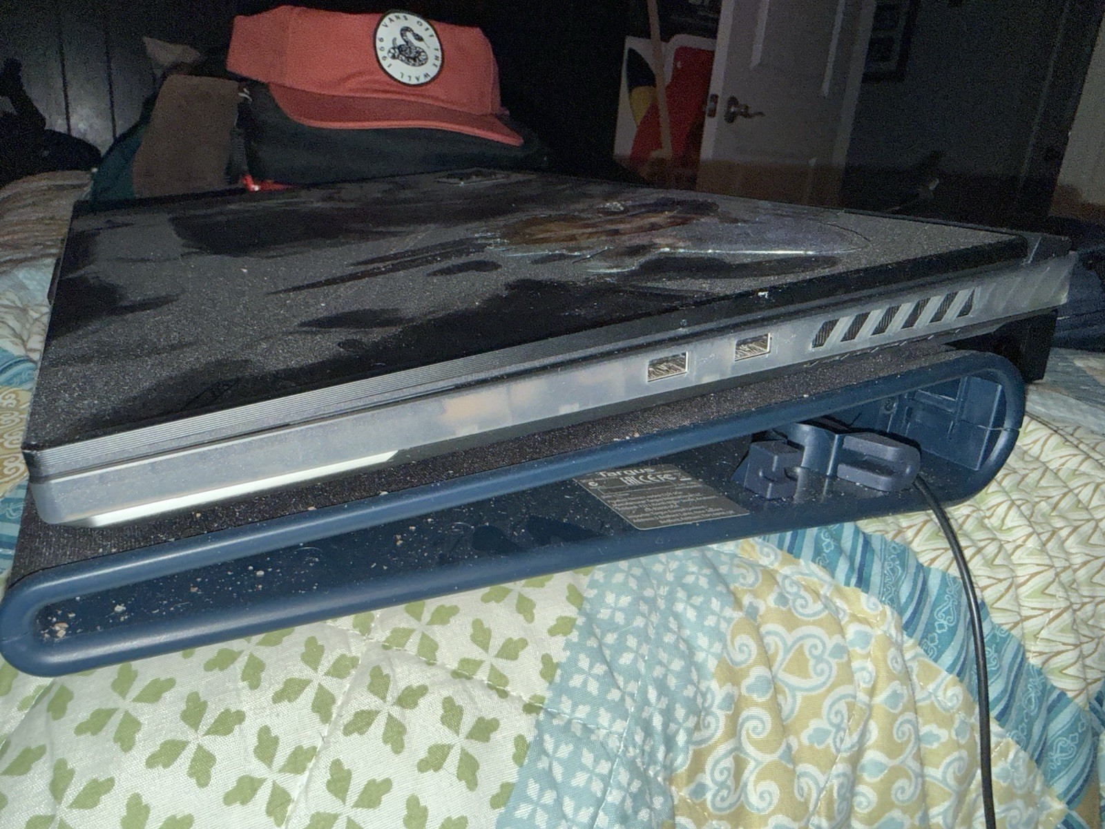 ASUS ROG Strix Scar 18 Laptop i9, RTX 4090, 32GB RAM, 8TB SSD, Plus Accessories