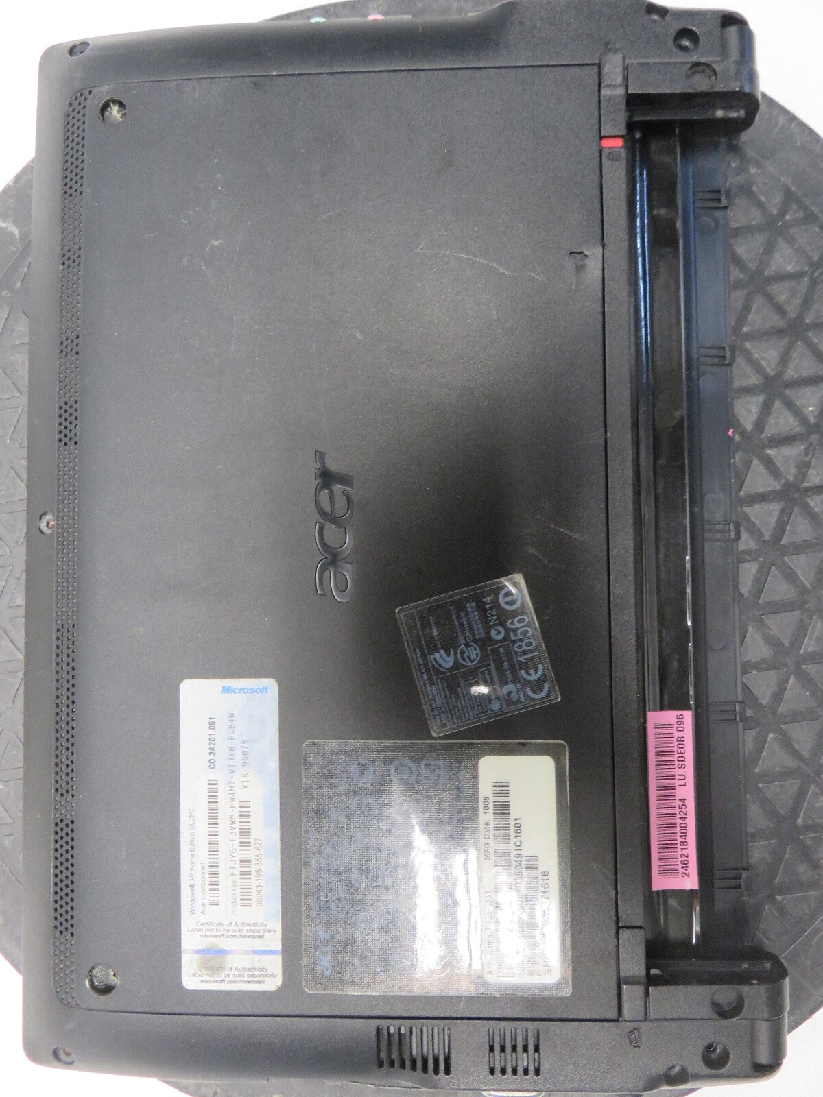 Acer Aspire One Intel Atom N450 1.66GHz 1 GB NO HDD No Batt – READ