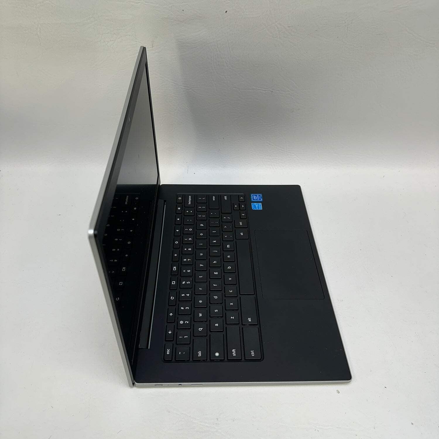 Samsung Galaxy Chromebook Go XE345XDA 14″ Celeron N4500 2.8GHz 4GB RAM 32GB SSD