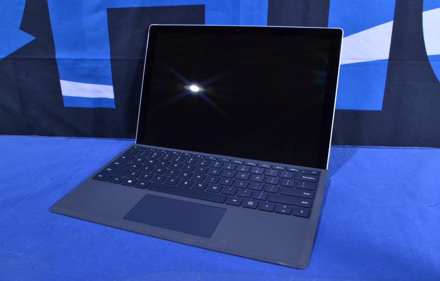 Microsoft Surface Pro 5 1796 m3-7Y30/ 4GB/ 128GB/ No OS (J121703)