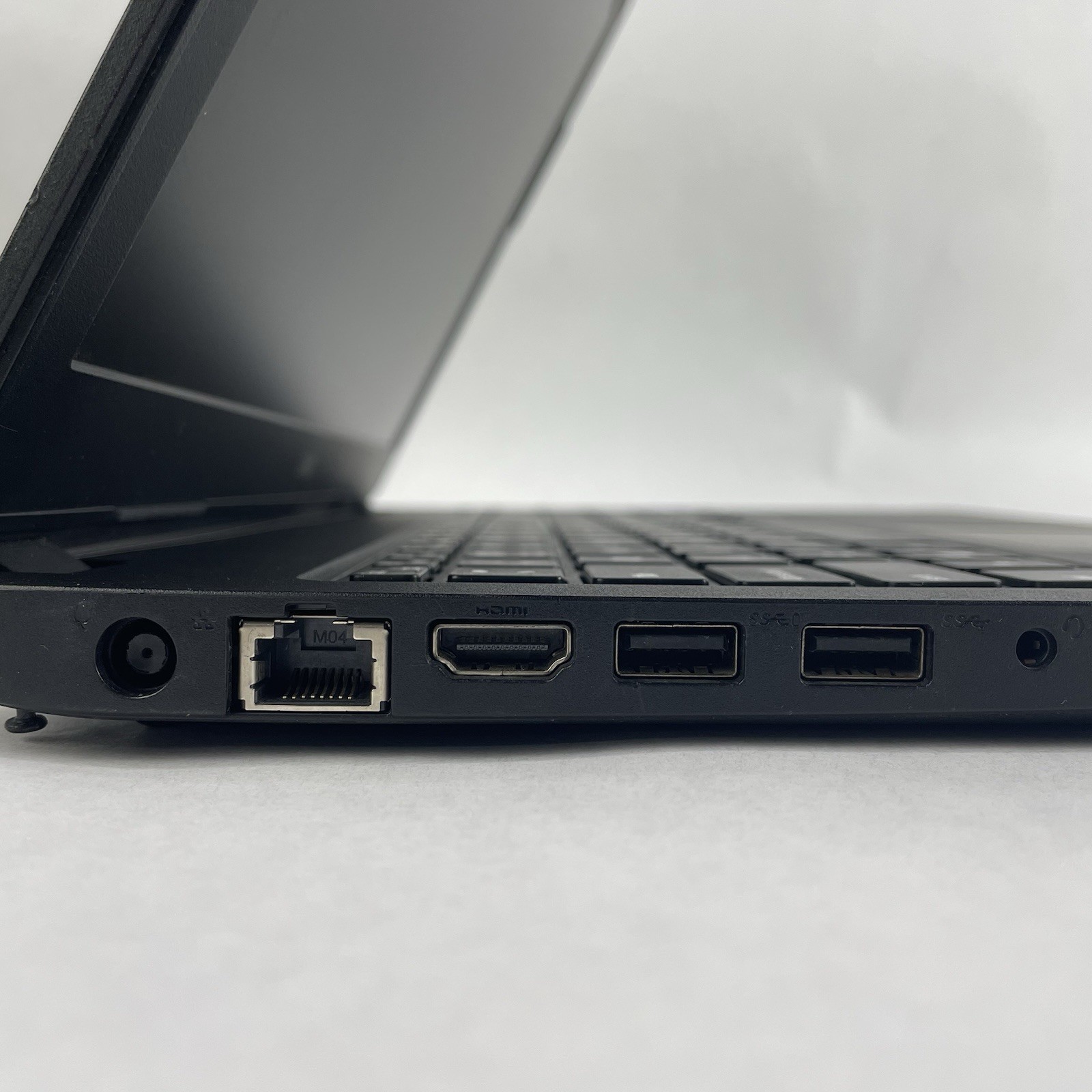Dell Latitude 3580 15.6″ i7-7500U 2.70 GHz 8 GB RAM No SSD/OS/AC/Battery