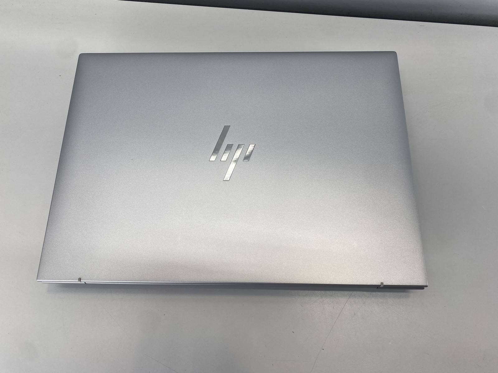 HP Laptop ZBook FireFly 14 G11 14″ AMD Ryzen 9 Pro 8945HS 1TB- Silver